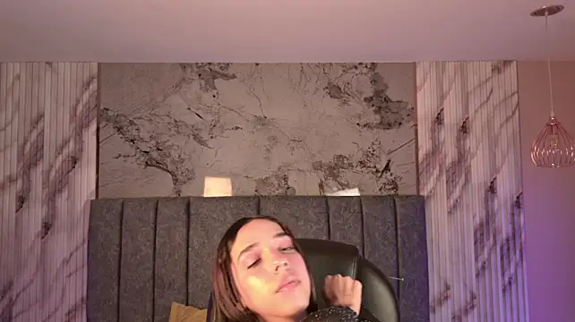 Live sex cam di nikkydoll