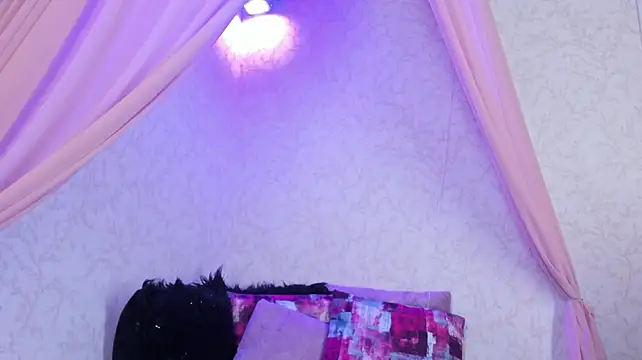 LolaGray__