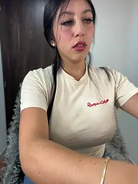 MiaJones21