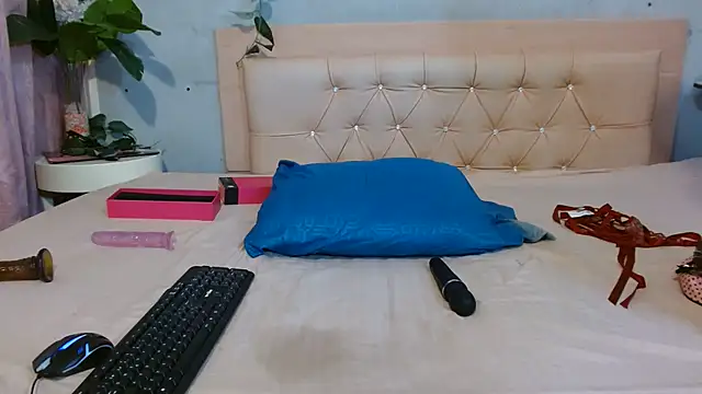 Halle_Bailey_
