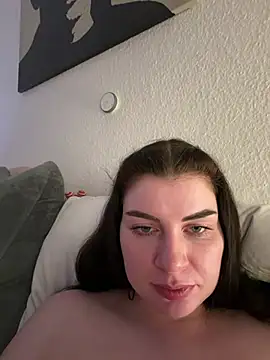 EllyNora webcam
