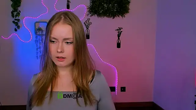 helena_so_shyy
