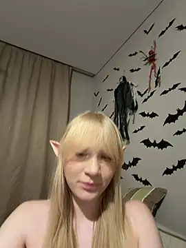 Show in live webcam con KoriMelon - Giocattoli Lovense interattivi disponibili