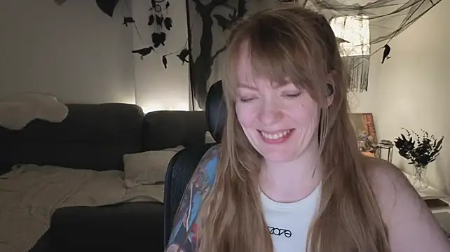 Aurora_Velvett_