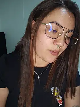 samm_curvy