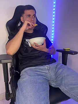 Liam_Mateo on Stripchat