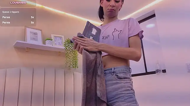 Mia_thompson_19