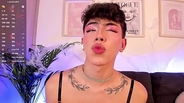 evan_voss (M young) - spit in my nipples and rub