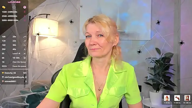 Julie_Lucas
