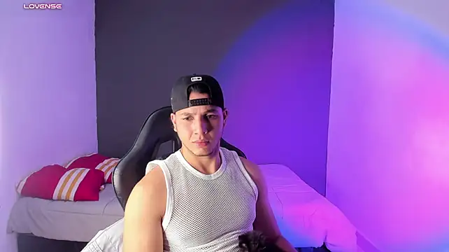 maxx_valiant (M young) - cum show
