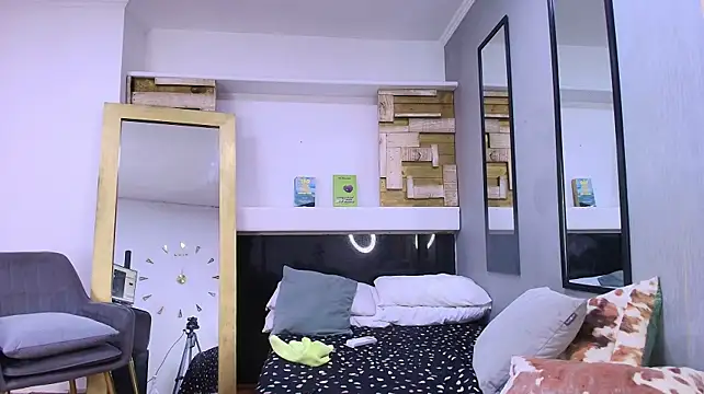 NaughtyMorenna live cam preview