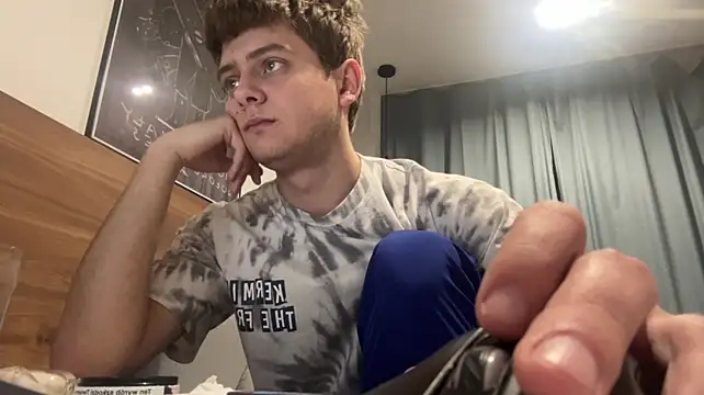 fakqqie2rue (M twink) - Suck finger