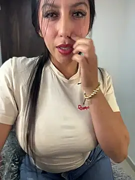 MiaJones21