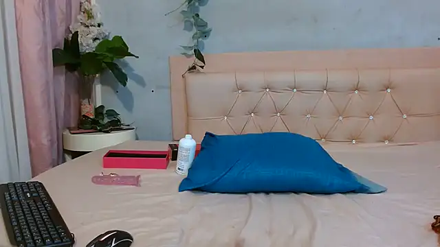 Halle_Bailey_