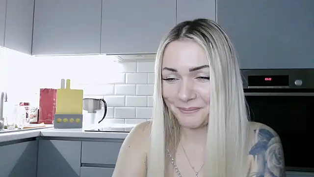 MiamiiGirl live cam preview