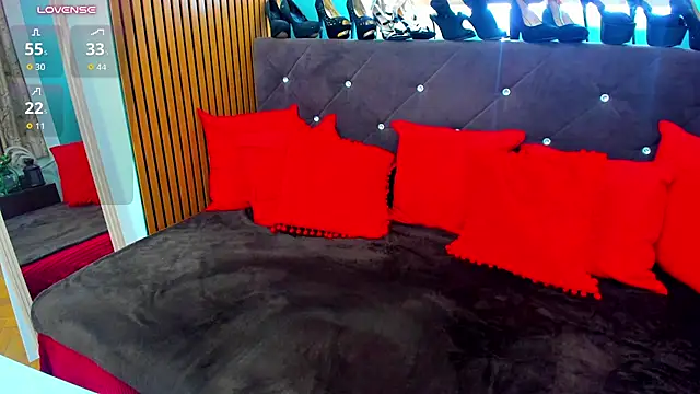 LauraSiin webcam