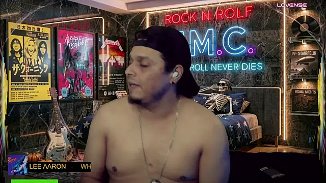 chino_roz on Stripchat