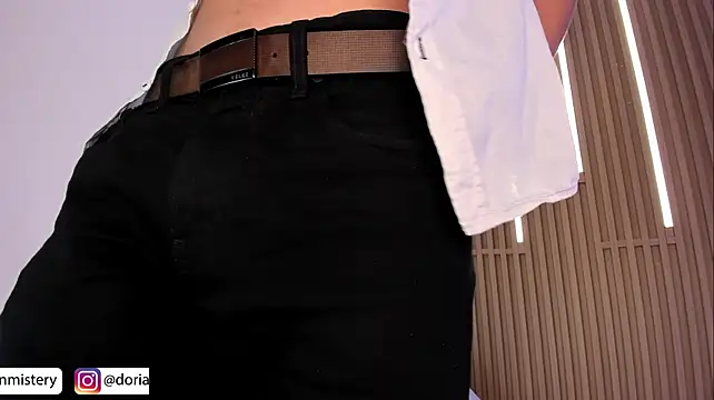 Dorianmistery2322_ on Stripchat