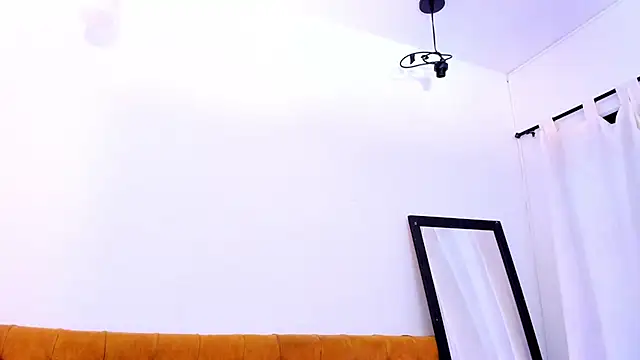 Katty_West webcam