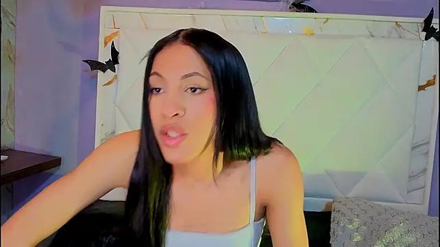 clara_evanss webcam