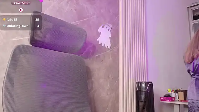 mia_gold_