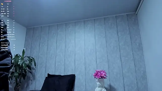 hanna_naoo_ (F teen) - shaked ass +spank x6