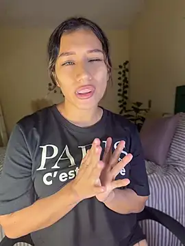 rebbecca_ (Ask my age) - aceite en mis nalgas