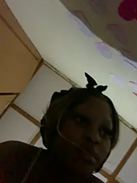 Iconic_black_barbie webcam