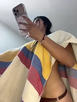 MiaJones21 live cam