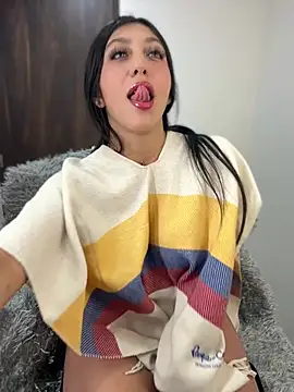 MiaJones21