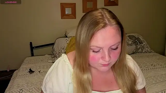 Phatassblonde webcam