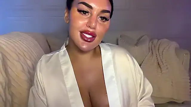 BIGBOOTYELLIEXXX