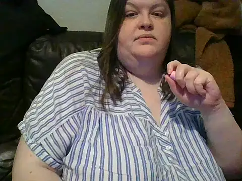CurvyKirstiesX webcam