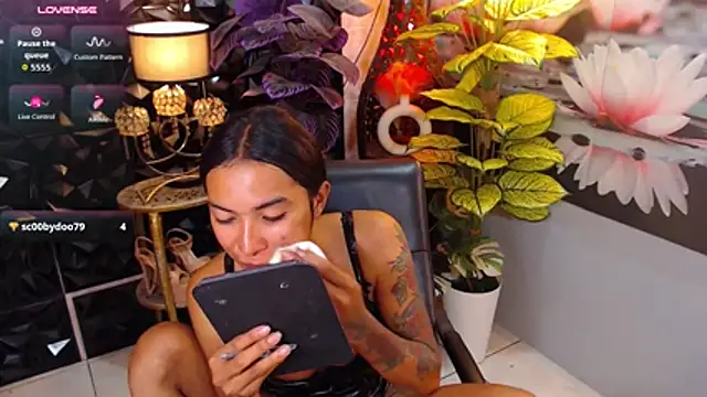 SluttyWhoreAra