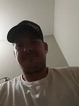 manlysissyslave webcam
