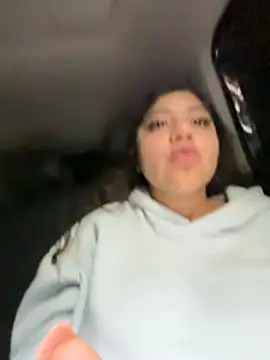 Monica17 live cam