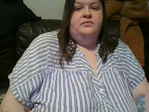 CurvyKirstiesX webcam