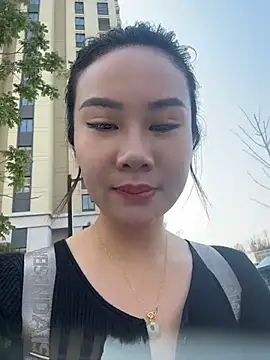 Yioyio-666 live cam