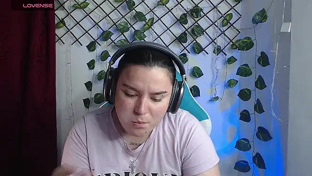Nika_1_ live sex cam