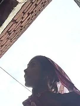 Rinee_suwanee live cam