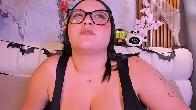 madeleine2112 (Ask my age) - Madeleine suck Tits Fulll milk x5min