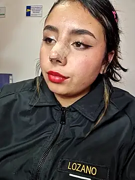 angela__05 (Ask my age) - COMPLETELY NAKED (X4 MINUTES)