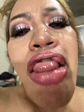 hugekatarinats (T milf) - DRILL MY ASS TILL I CUM,,,