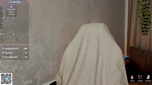 lola_dulche (F young) - control of the LUSH for 2 minutes