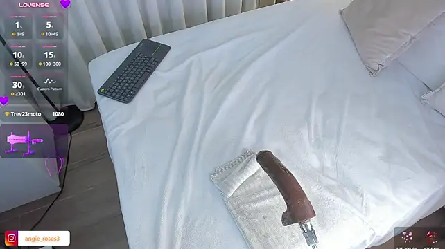 angiee_roses live cam
