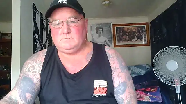 KINKYBLUEYES69