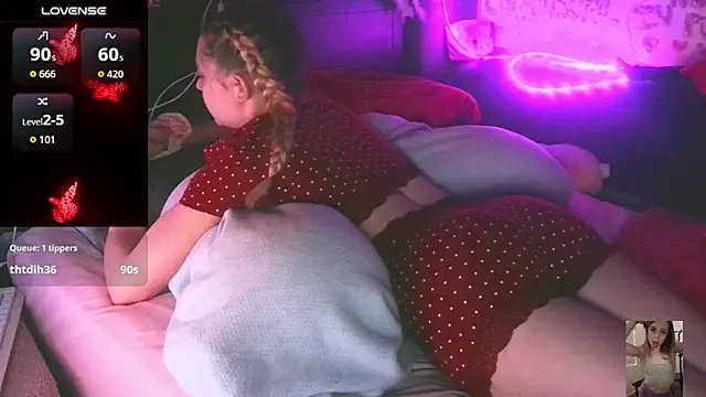 Blondiewithanass