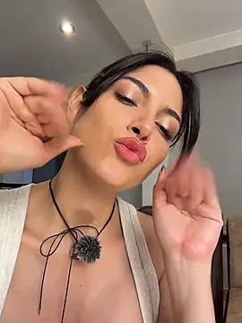 SeleneHale Live Webcam on Stripchat