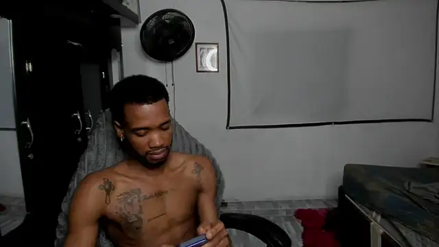 Kofi_exotic_2 webcam