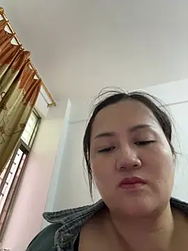 amy1688 (F milf) - 户外脱内裤特写小穴